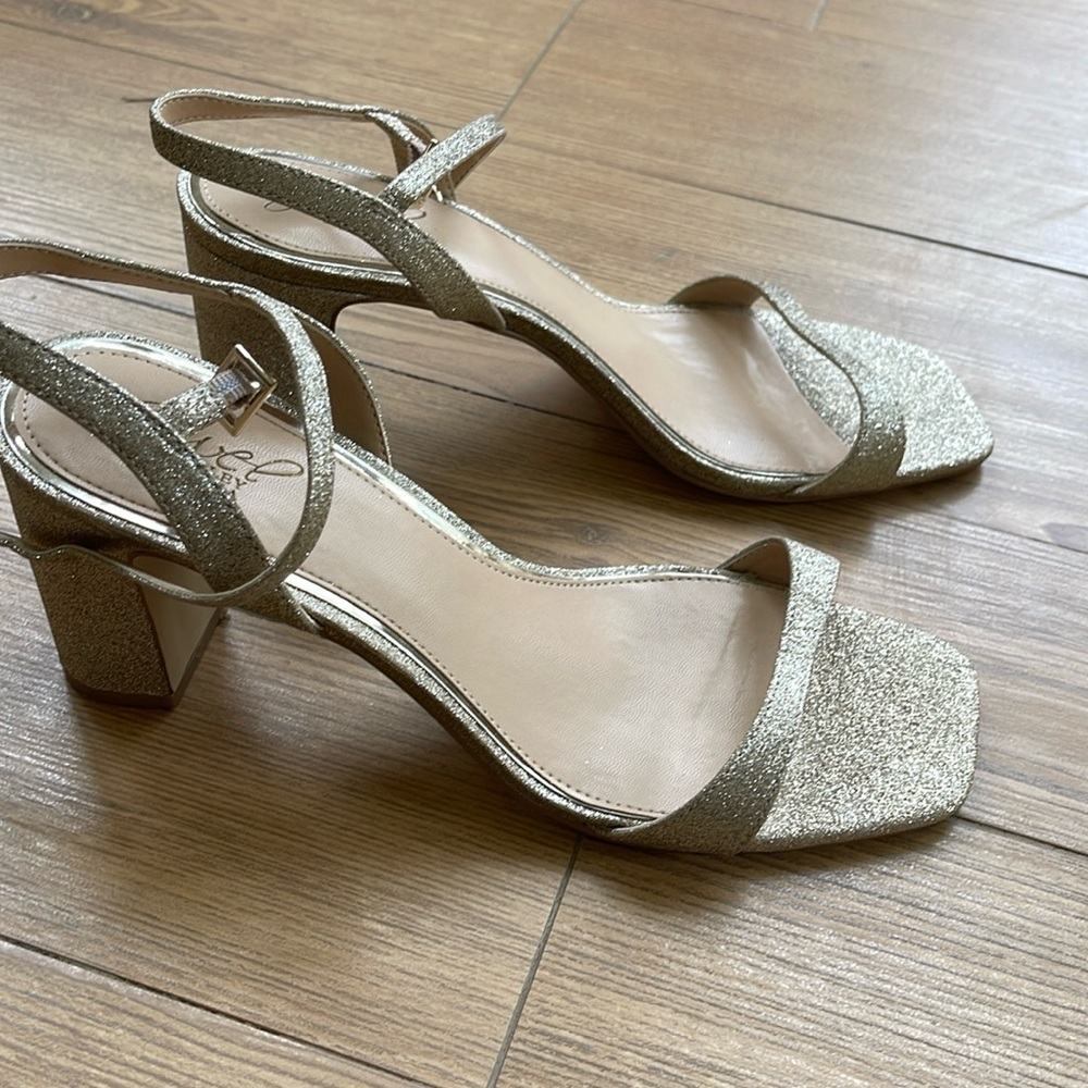 Jewel badgley mischka heels